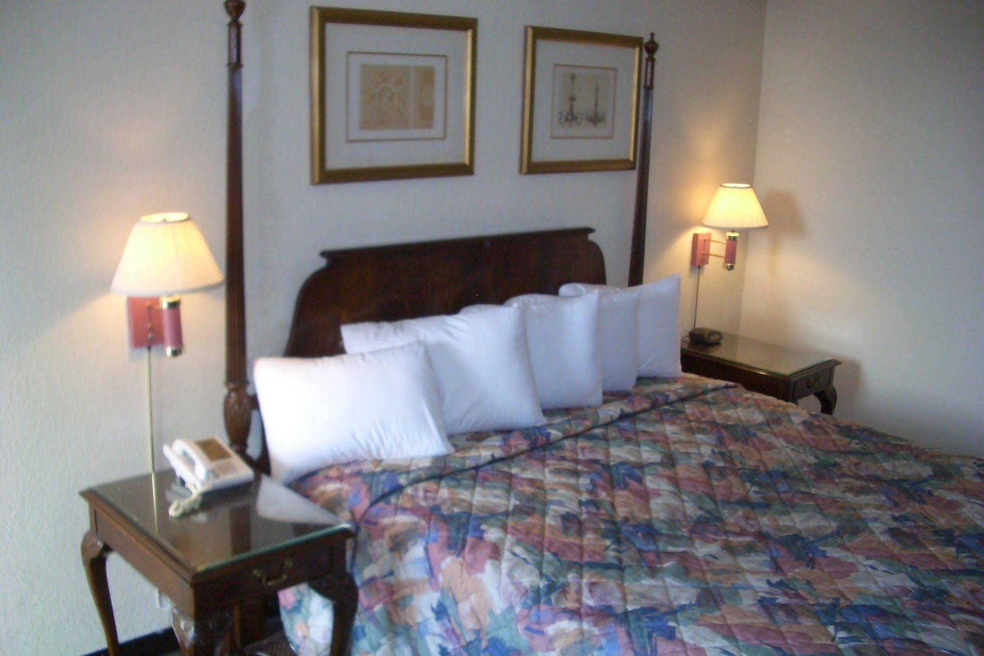 Regency Inn Of Naperville Eksteriør billede