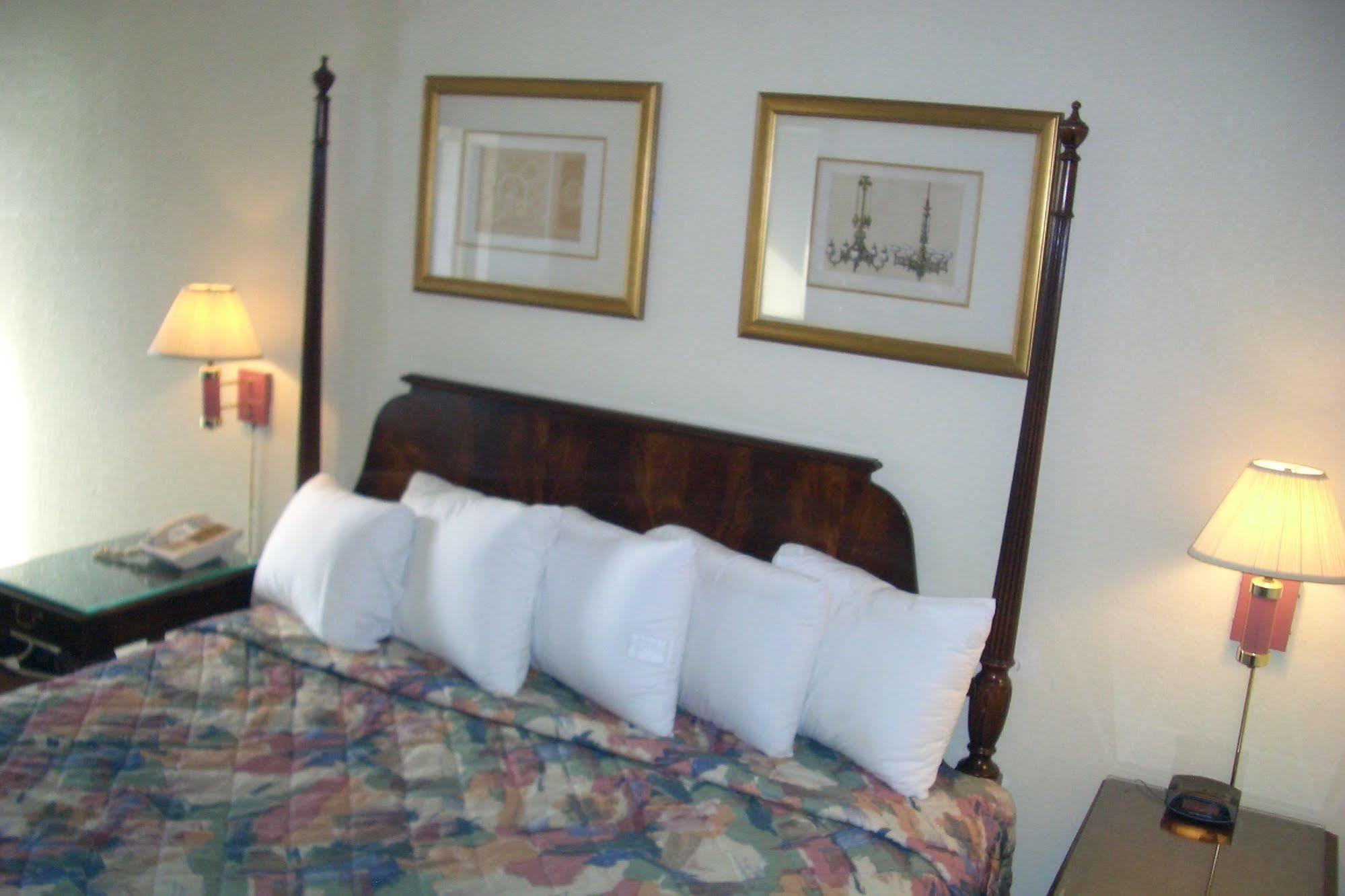 Regency Inn Of Naperville Eksteriør billede