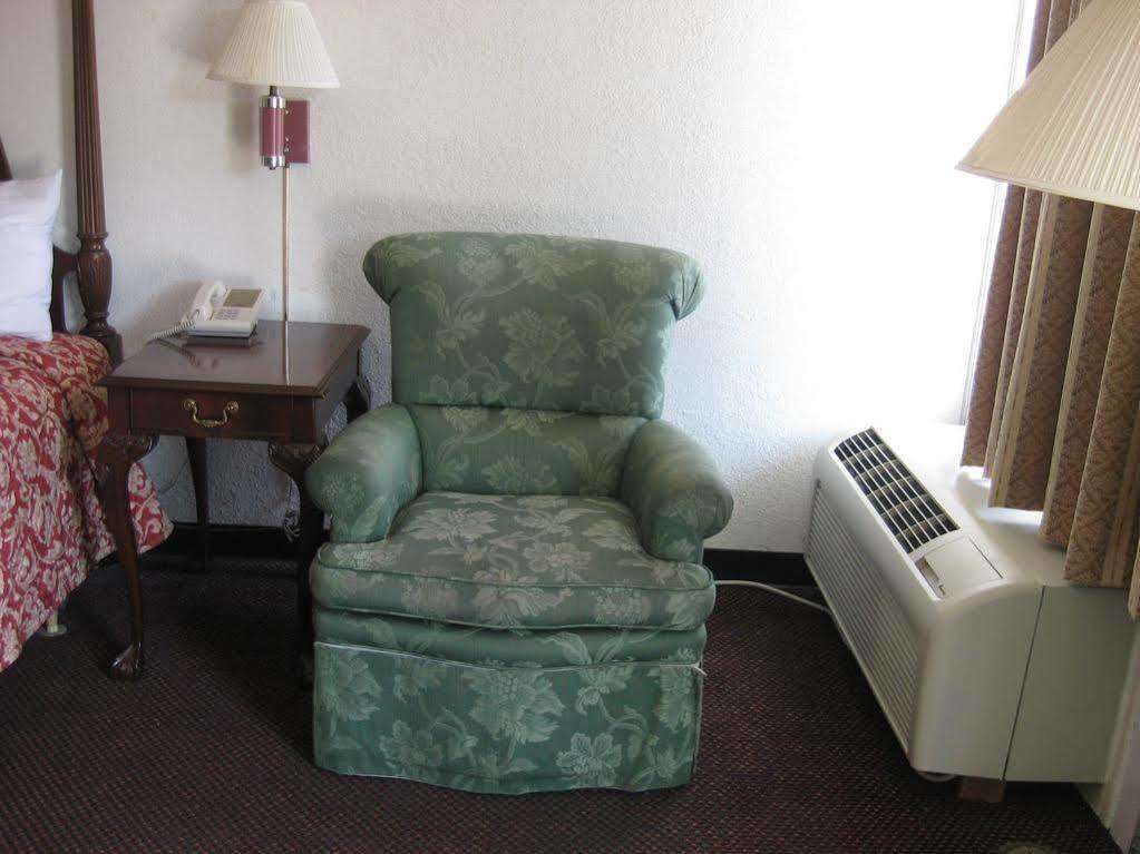 Regency Inn Of Naperville Eksteriør billede